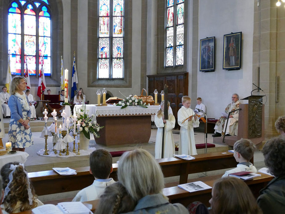 1. Heilige Kommunion in St. Crescentius (Foto: Karl-Franz Thiede)